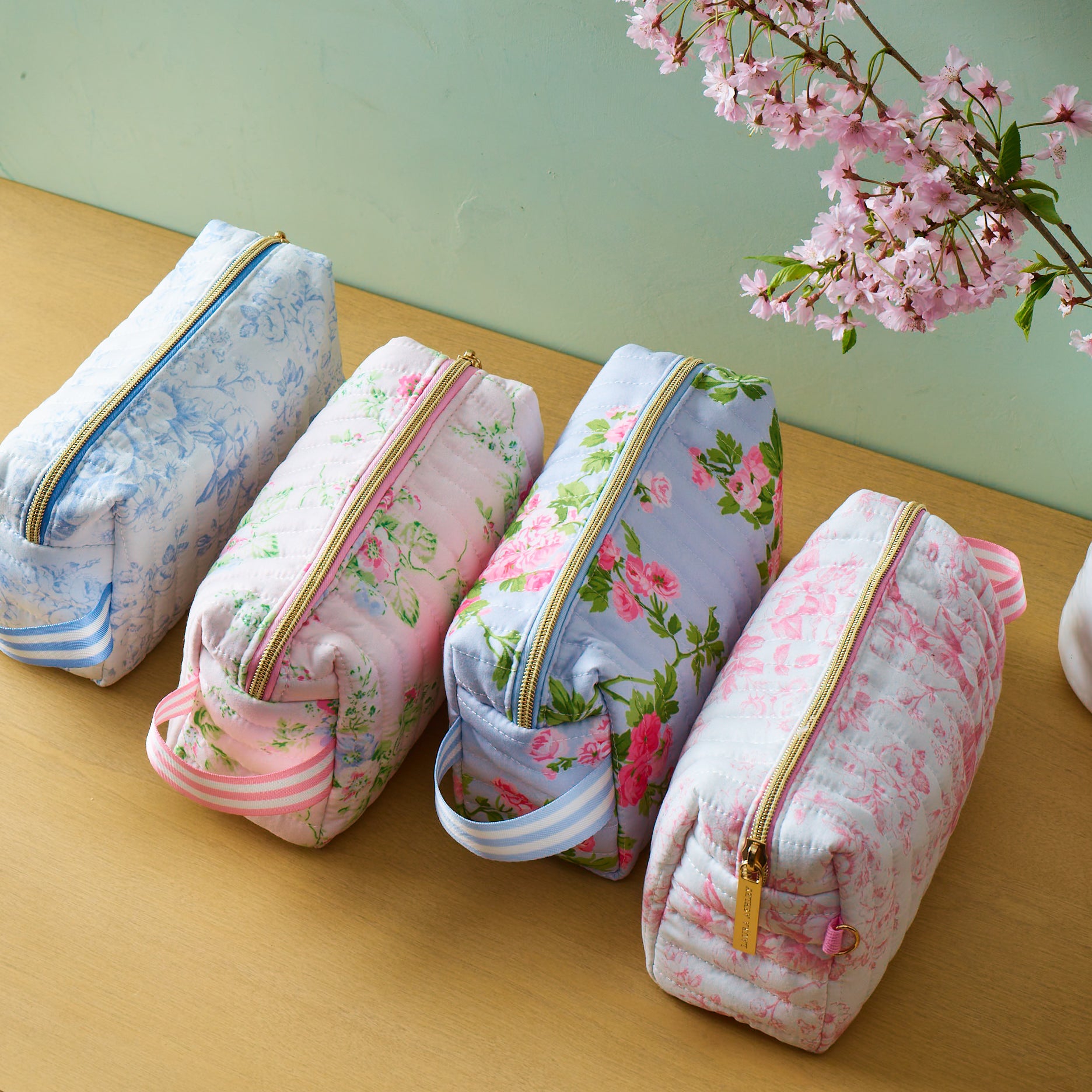 Laura Ashley Heirloom Cottage Pouch
